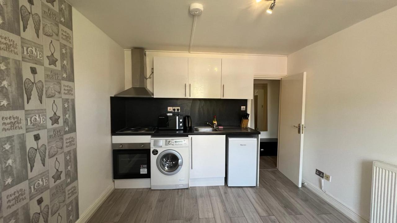 Comfy 2 Bedroom Apartments - Finchley Road, Лондон Экстерьер фото