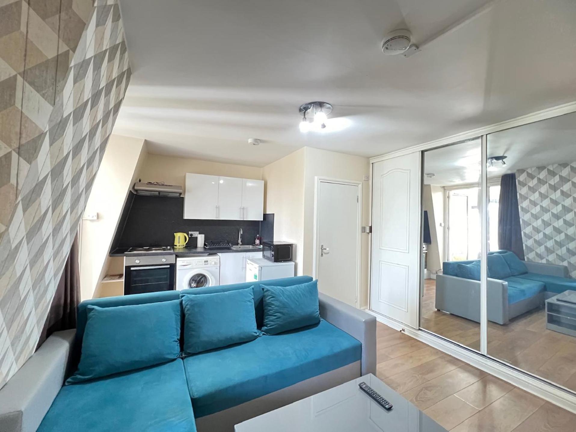 Comfy 2 Bedroom Apartments - Finchley Road, Лондон Экстерьер фото